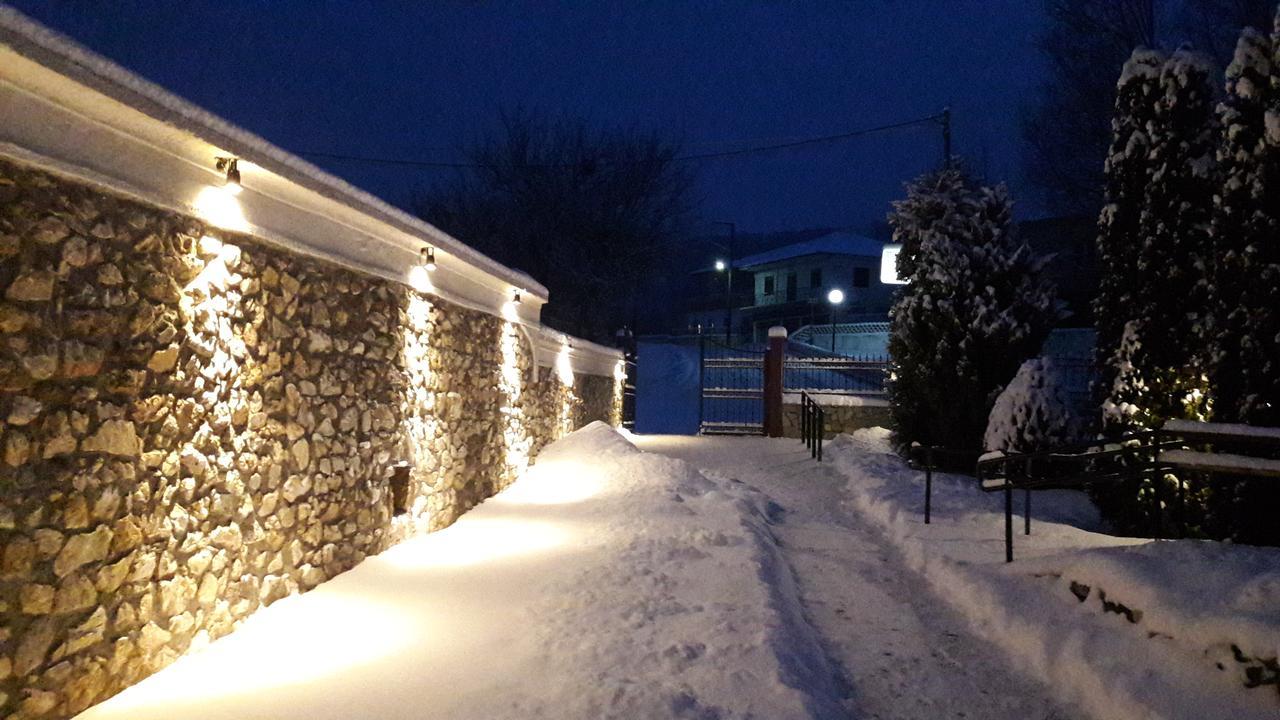 Smallhotel - Vevi Exterior photo